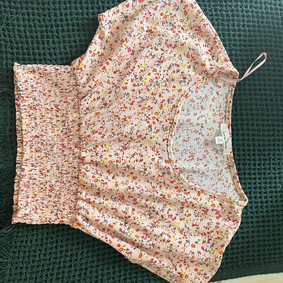 Boutique Floral Crop Top - Picture 1 of 2